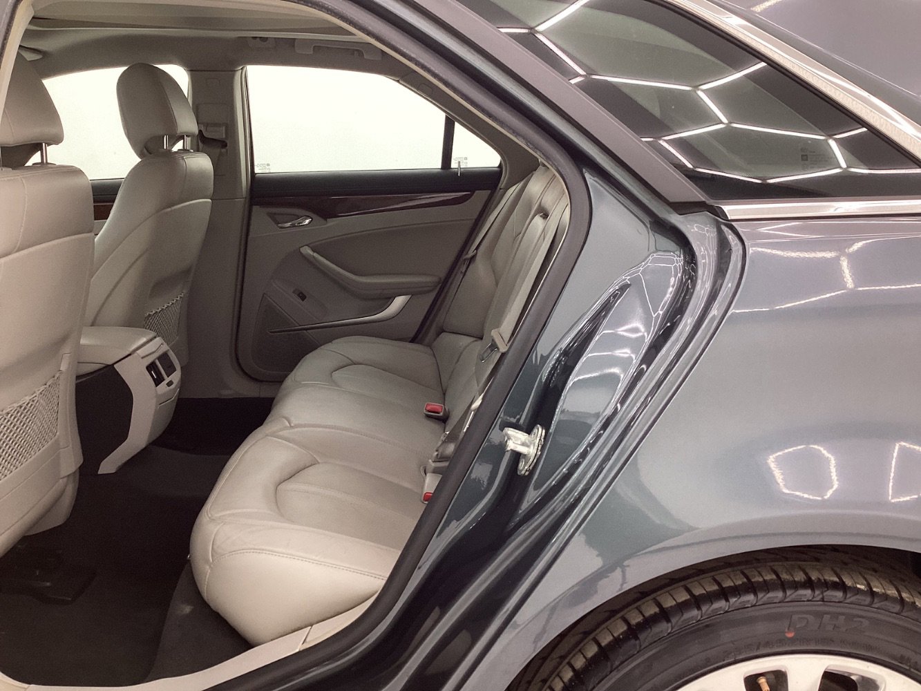 Used 2011 Cadillac CTS Premium image 20