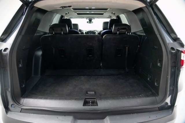 Used 2018 Chevrolet Traverse LT w/ LPO, Black Accent Package image 15