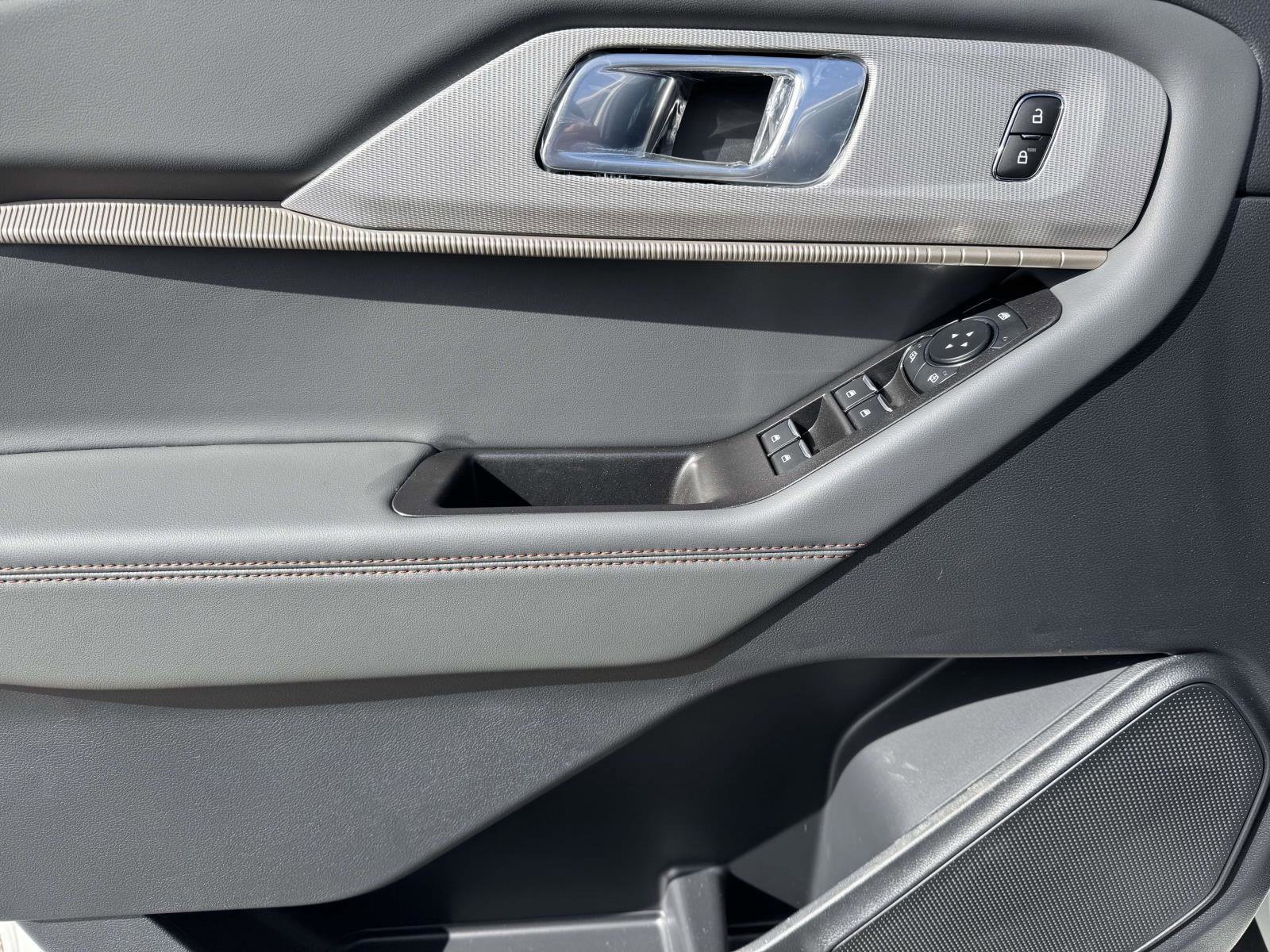 New 2026 Ford Explorer Active image 14