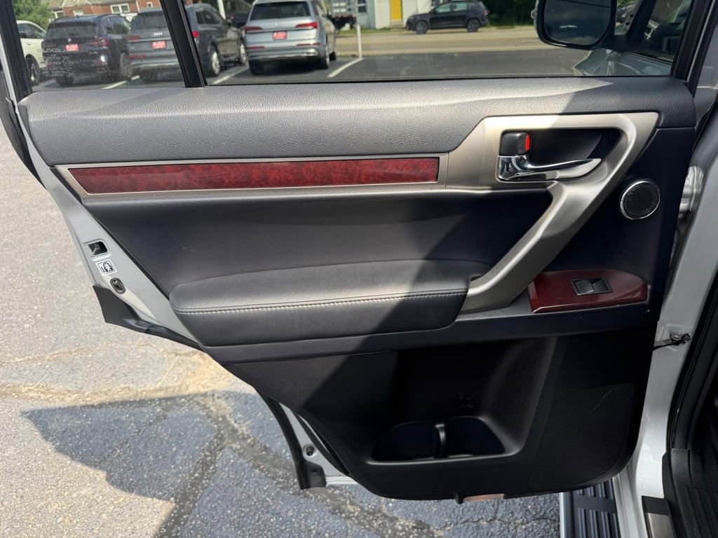 Used 2014 Lexus GX 460 Luxury AWD/4WD image 18