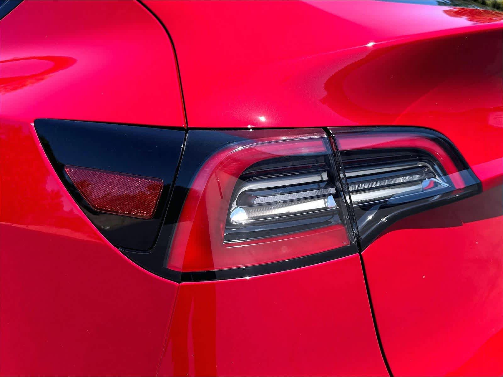 Used 2023 Tesla Model Y AWD image 32