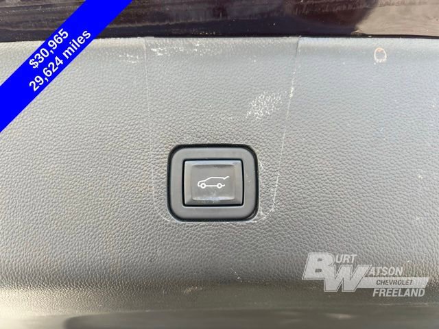 Used 2023 Chevrolet Traverse LT image 25