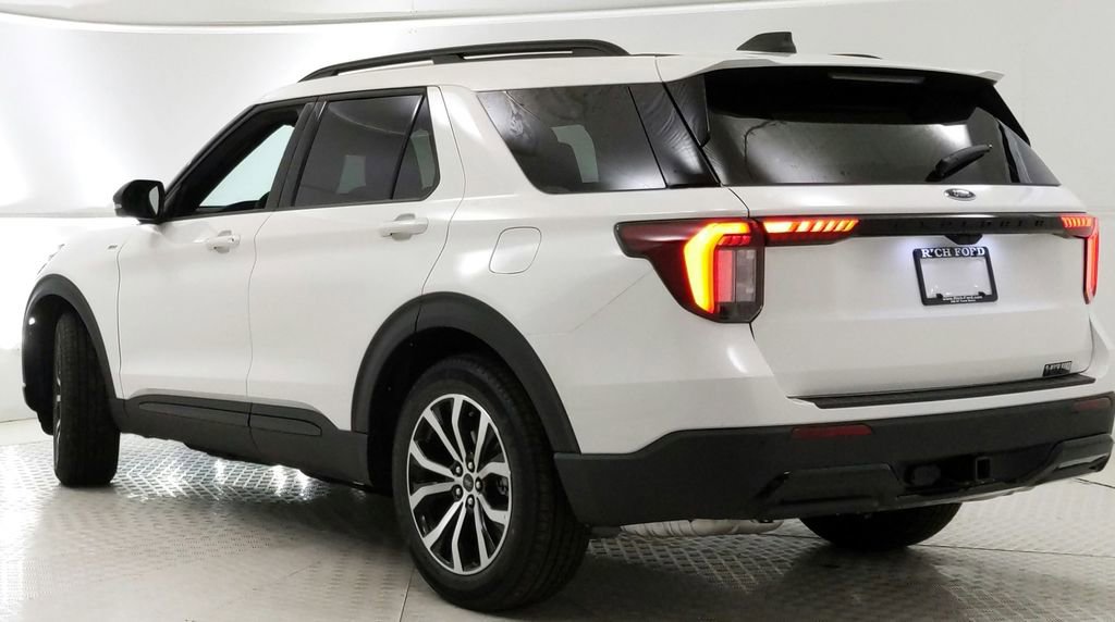 New 2025 Ford Explorer ST-Line w/ Premium Package image 5