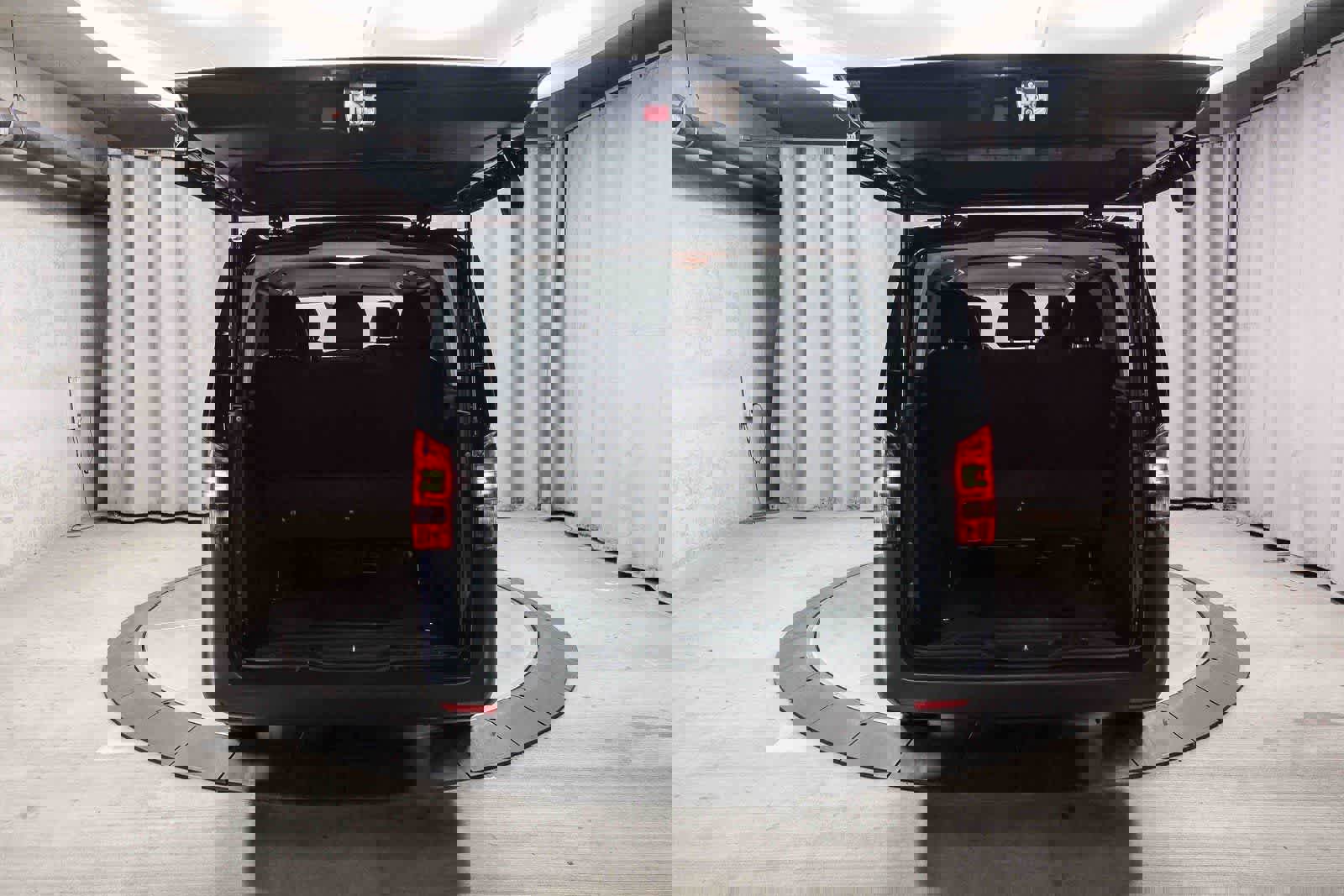 Used 2023 Mercedes-Benz Metris Passenger image 28