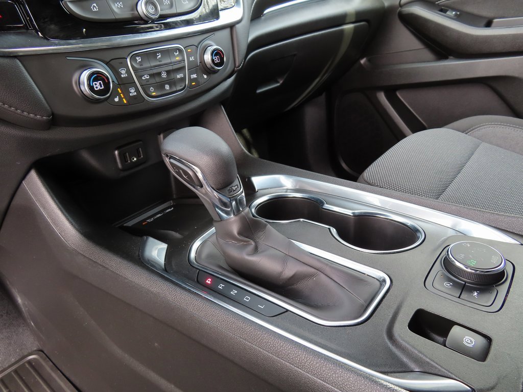 Used 2023 Chevrolet Traverse LT image 17