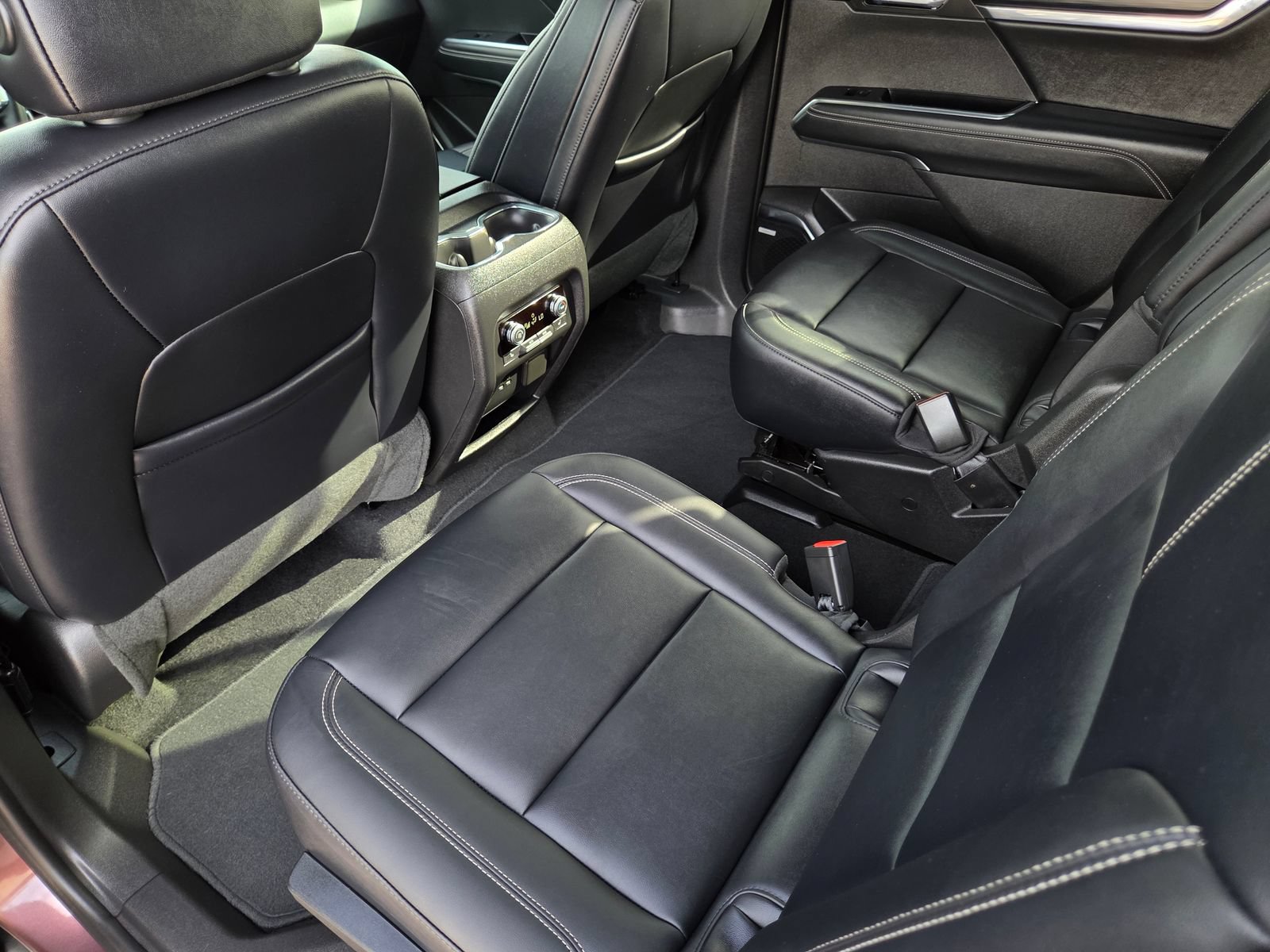 Used 2026 GMC Acadia Elevation w/ Black Edition FWD image 25