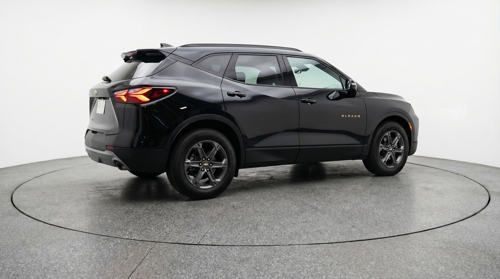 Used 2025 Chevrolet Blazer LT image 9