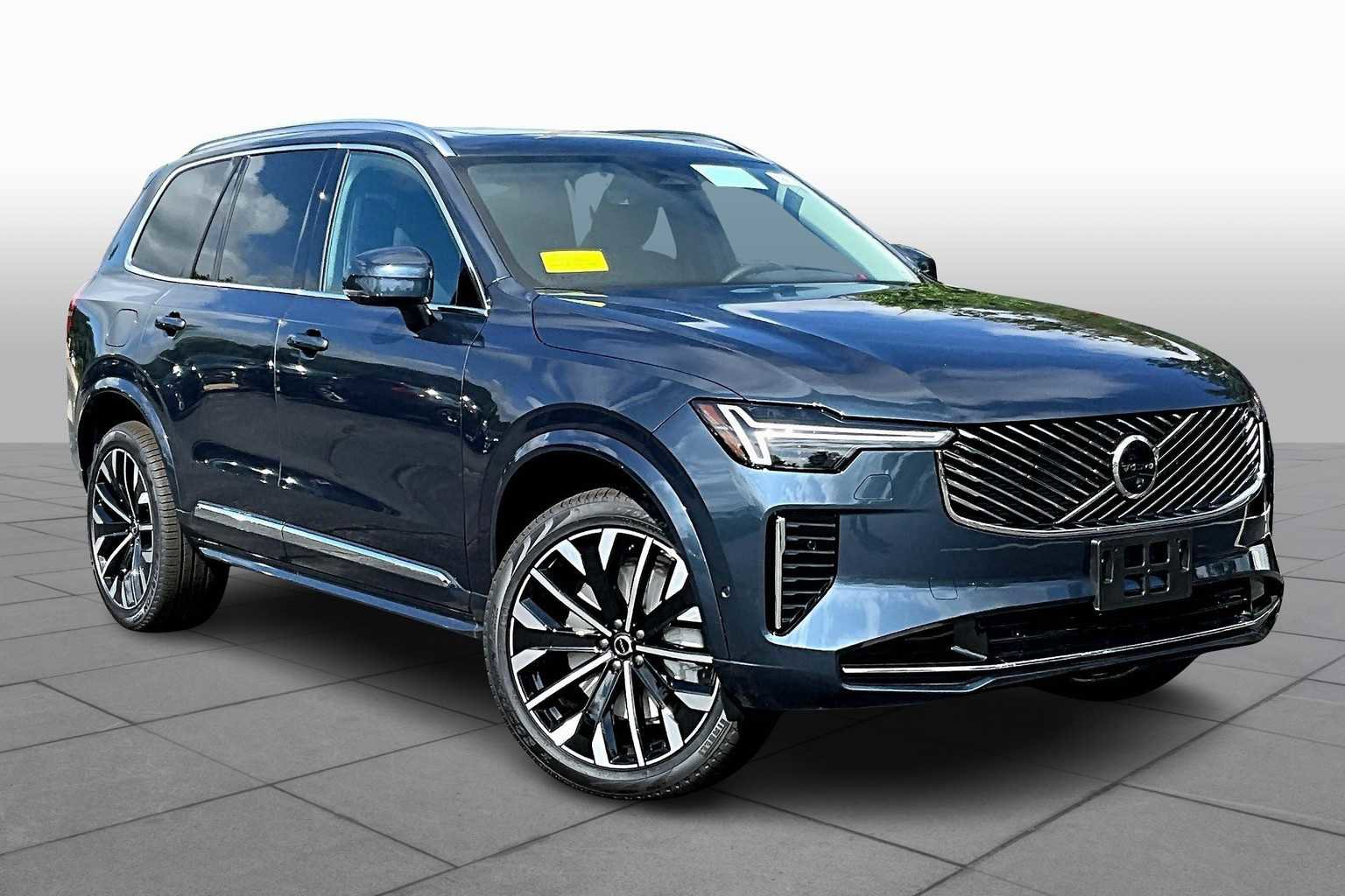 New 2026 Volvo XC90 B5 Plus w/ Protection Package Premier image 17