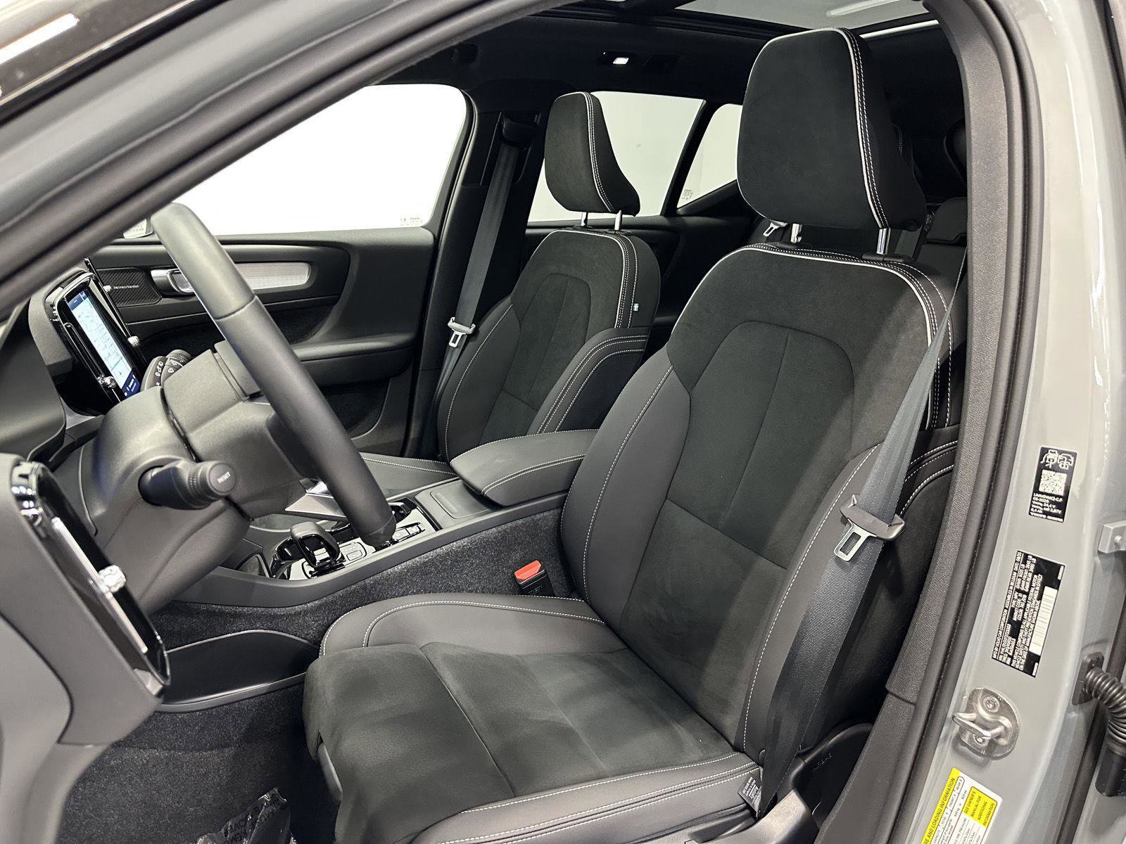 Used 2026 Volvo XC40 B5 Ultra w/ Protection Package Premier AWD/4WD image 15