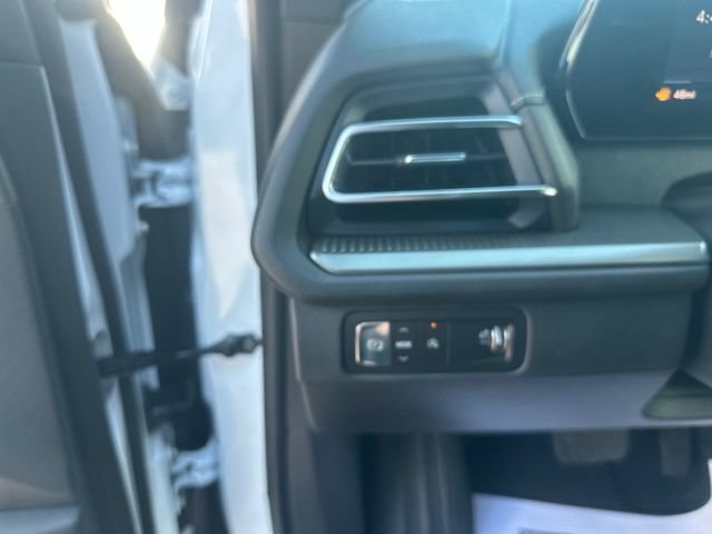 New 2026 Chevrolet Traverse LT w/ Sun and Wheel Package FWD image 18