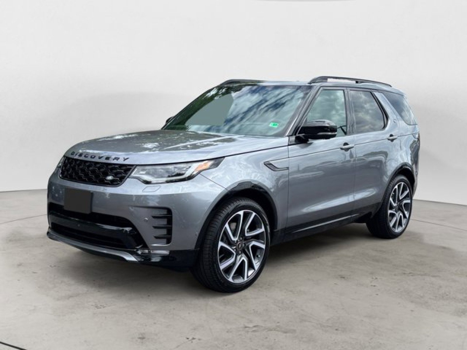 New 2025 Land Rover Discovery Dynamic SE