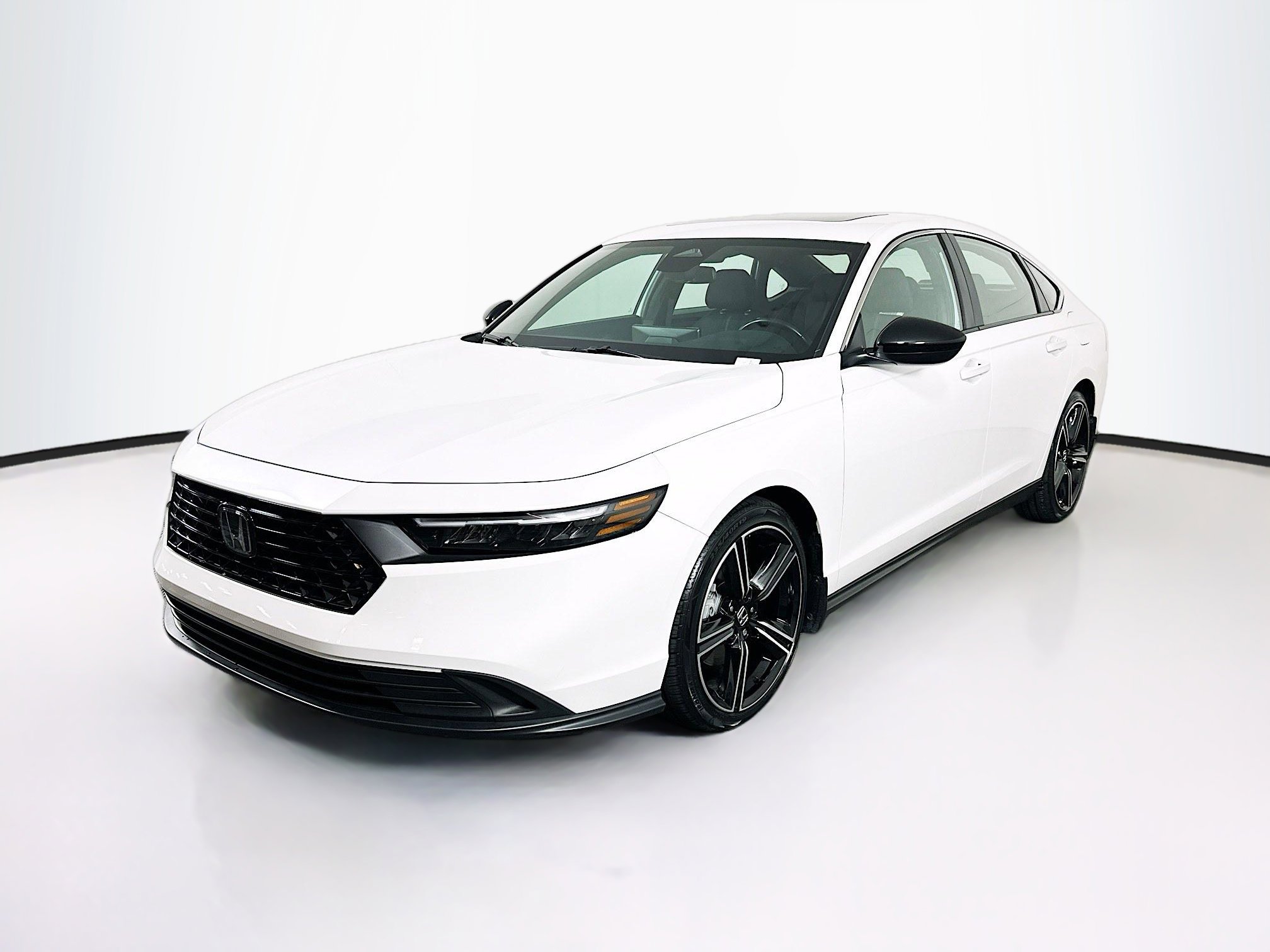 Used 2025 Honda Accord Sport image 3
