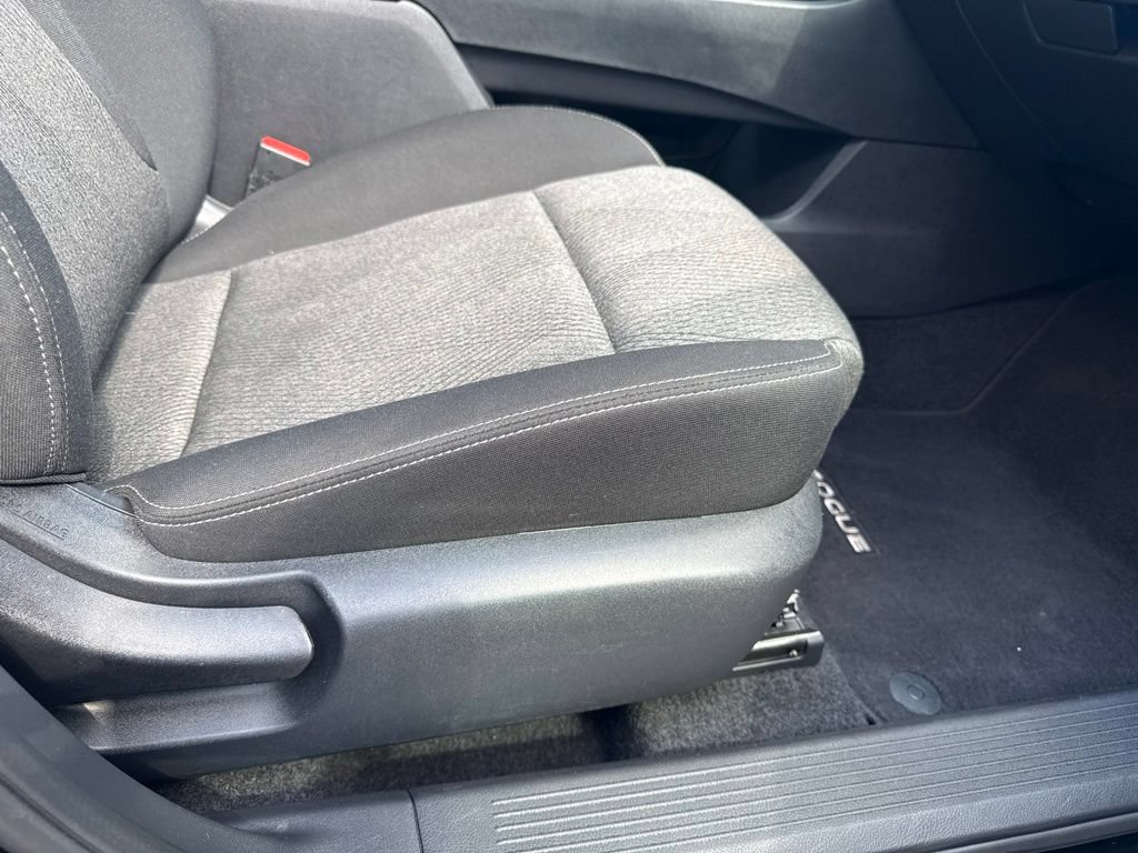 Certified 2025 Nissan Rogue SV FWD image 41