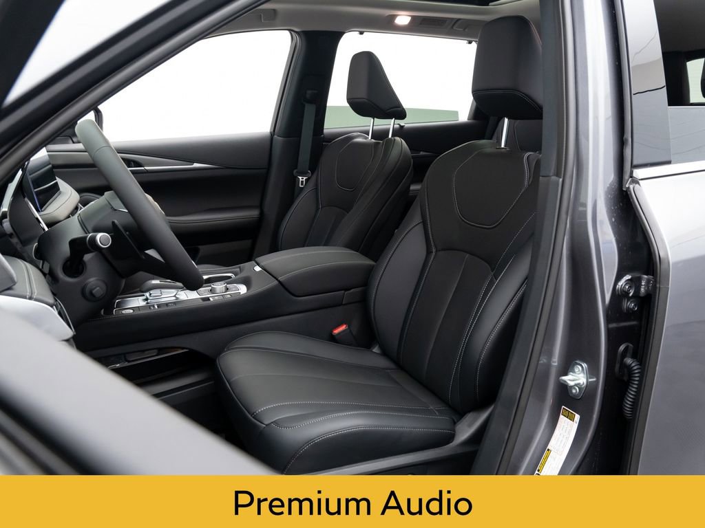 Certified 2025 INFINITI QX60 Luxe image 14