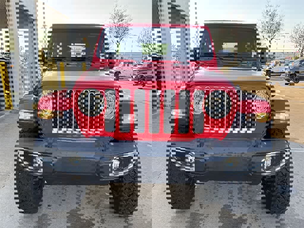 Used 2018 Jeep Wrangler Unlimited Sahara image 6