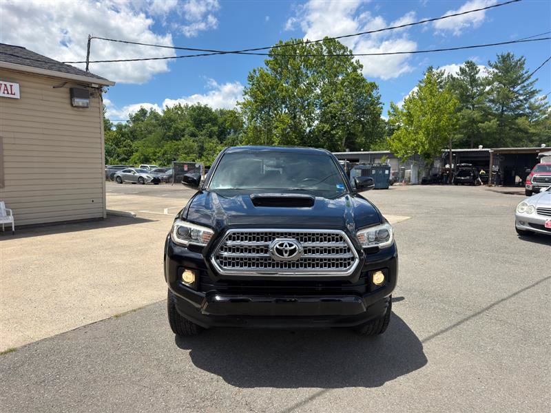 Used 2017 Toyota Tacoma TRD Sport RWD image 6