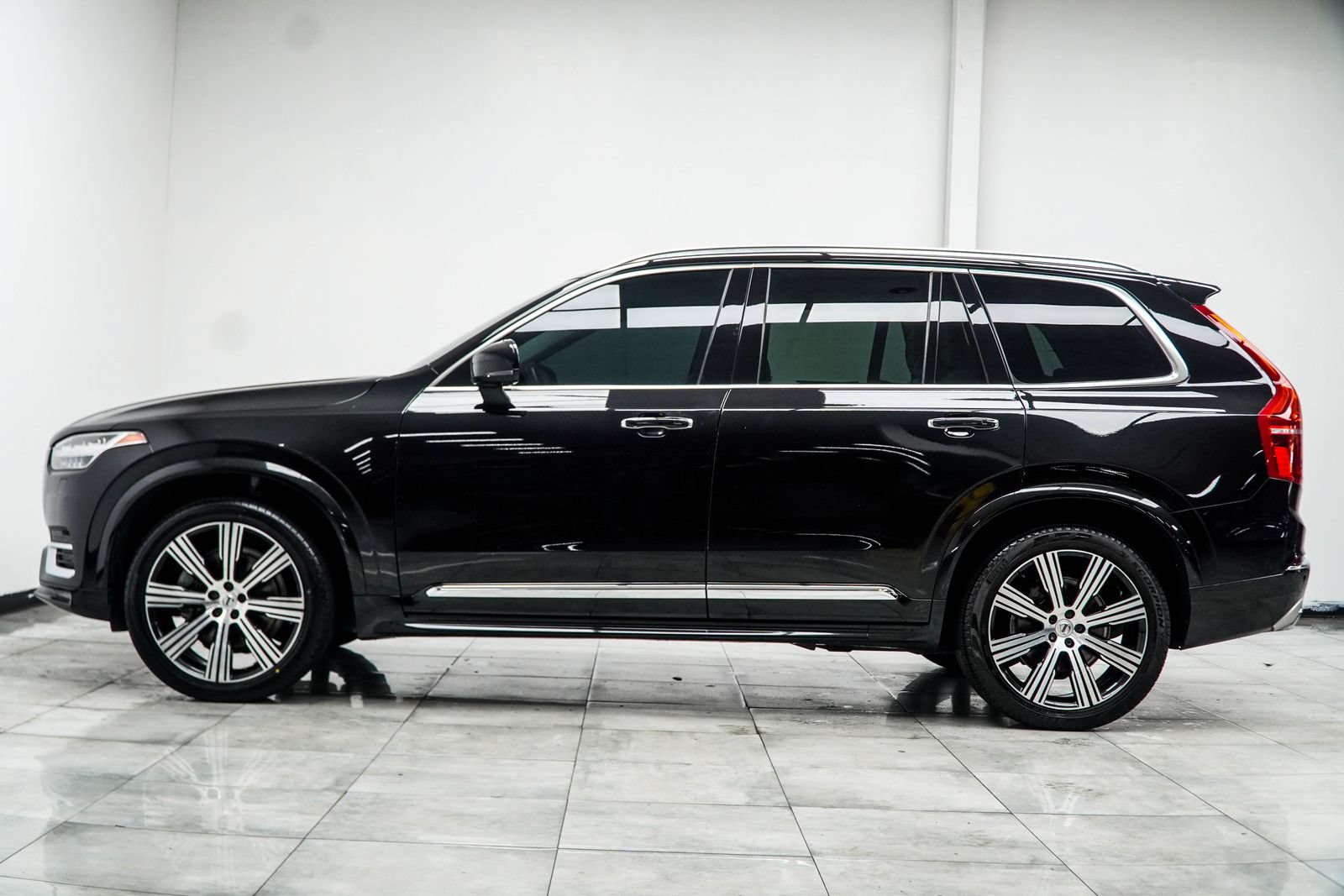 Used 2021 Volvo XC90 T6 Inscription w/ Protection Package Premier AWD/4WD image 10