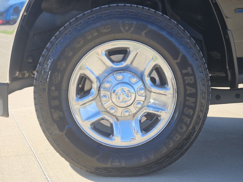 Used 2024 RAM 2500 Tradesman w/ Chrome Appearance Group AWD/4WD image 12