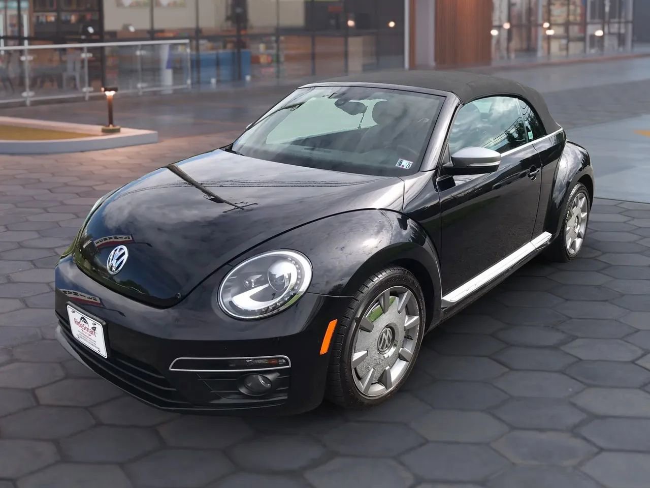 Used 2014 Volkswagen Beetle TDI FWD image 6