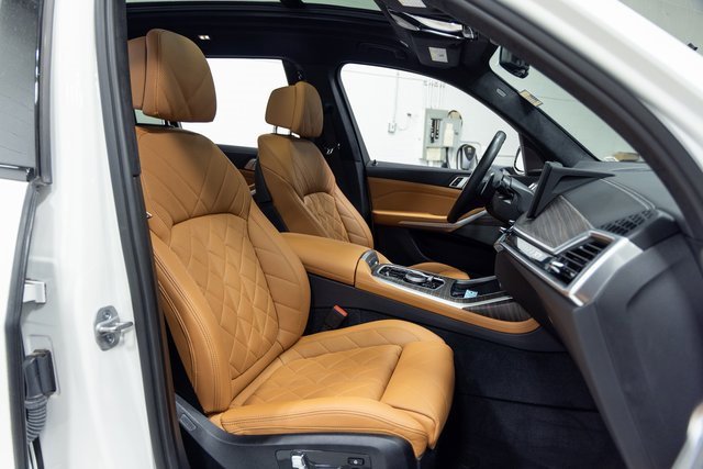 Used 2023 BMW X7 xDrive40i w/ M Sport Package image 26
