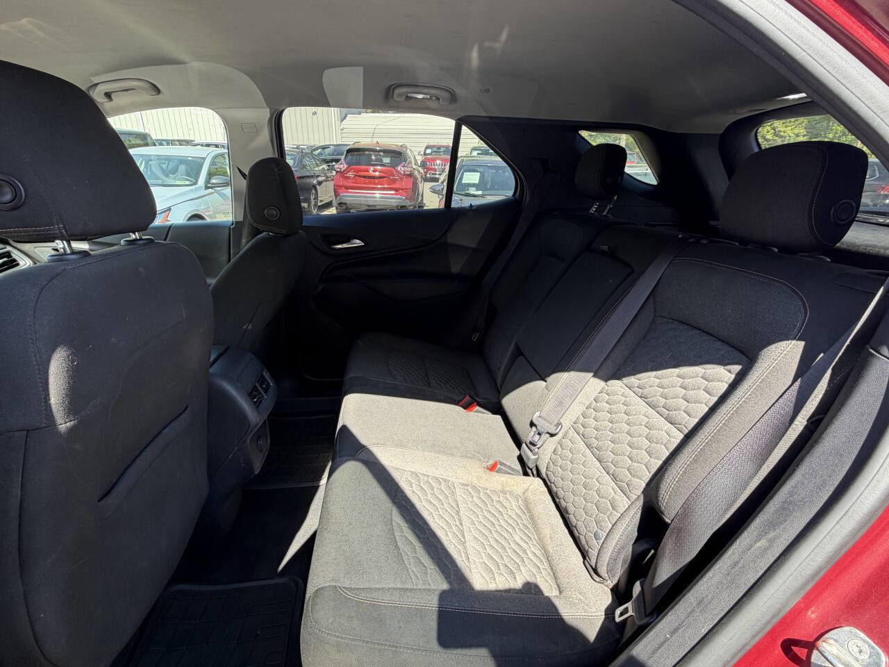 Used 2018 Chevrolet Equinox LT AWD/4WD image 25