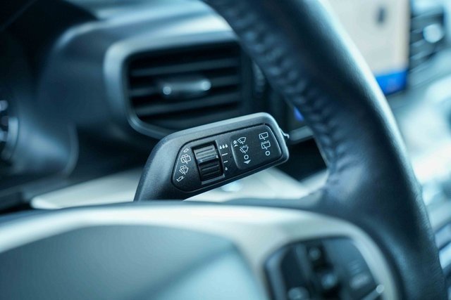 Used 2023 Ford Explorer XLT image 39