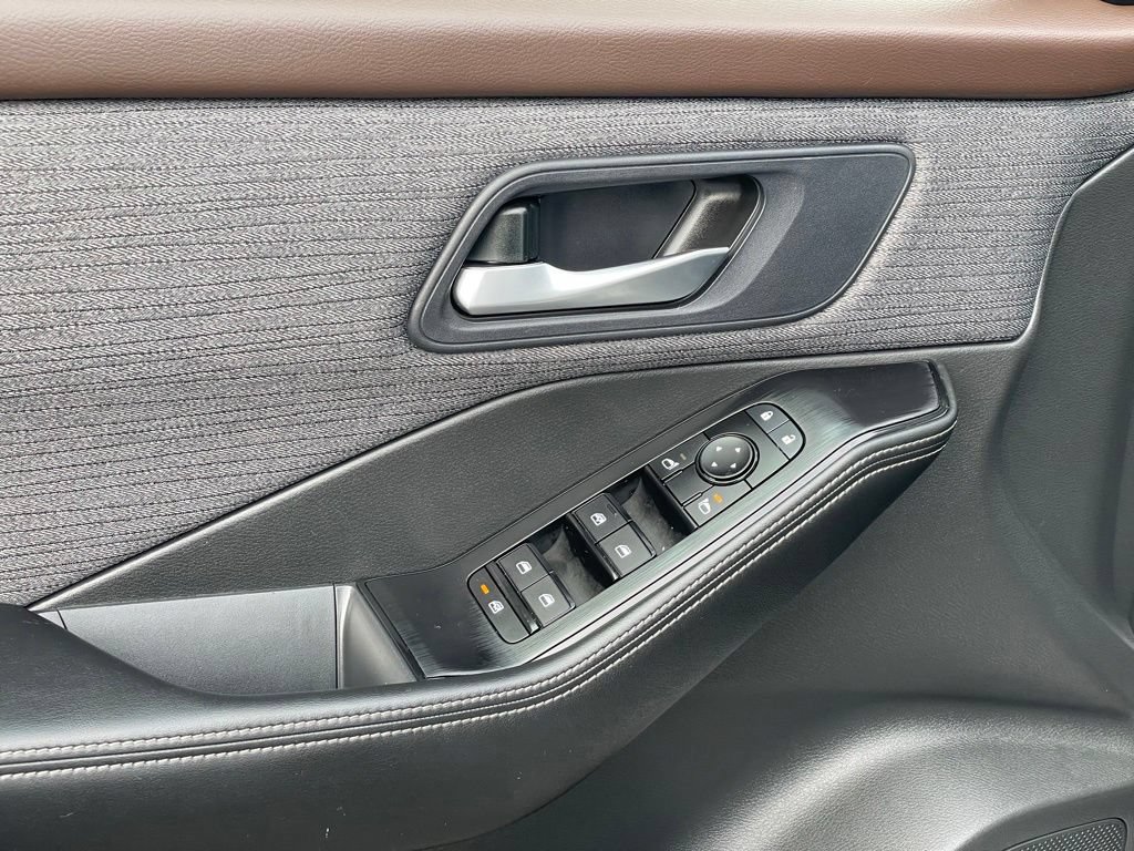 Certified 2023 Nissan Rogue SV AWD/4WD image 17
