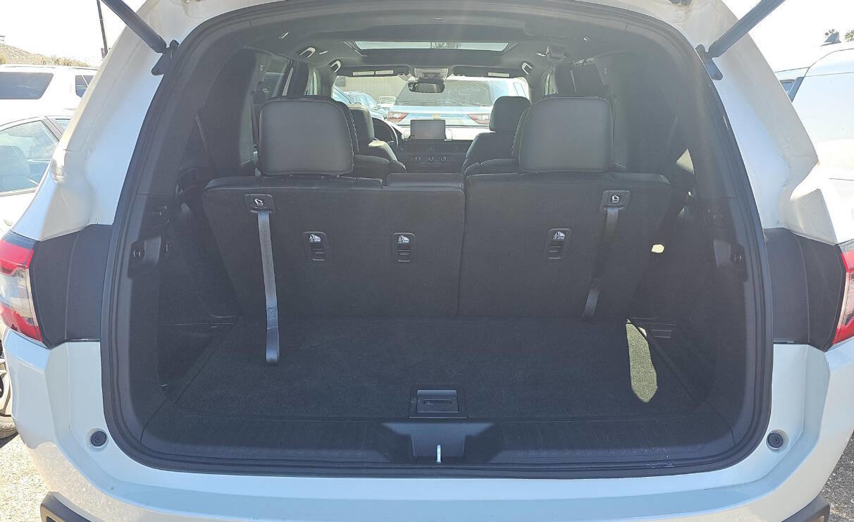 Used 2025 Honda Pilot TrailSport image 13