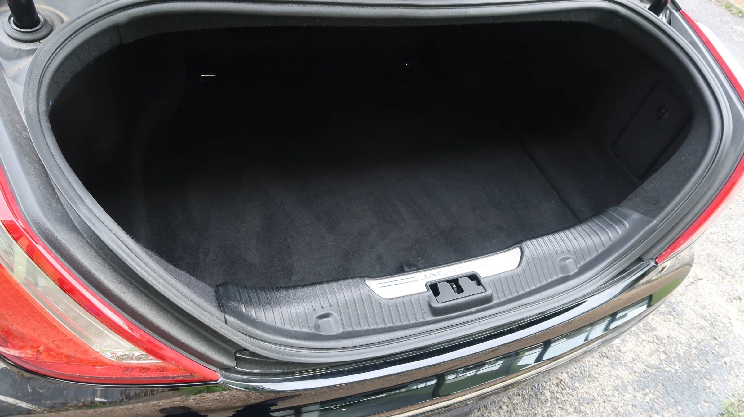 Used 2014 Jaguar XJ R LWB image 14