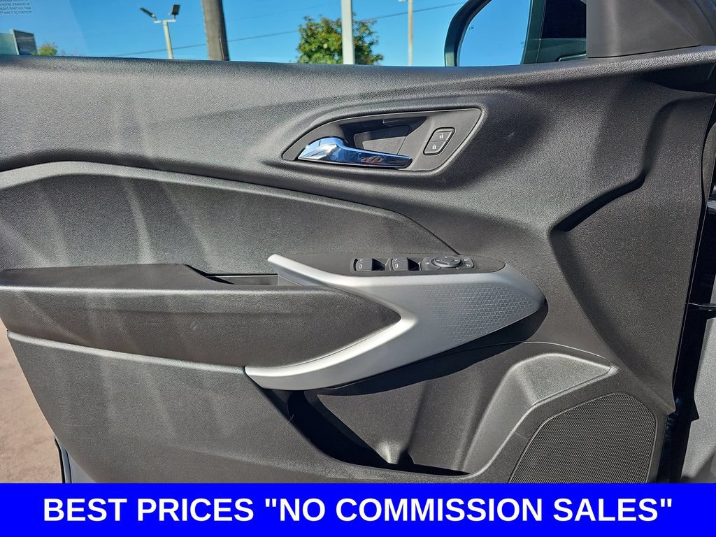 New 2026 Chevrolet Trax RS w/ Sunroof Package FWD image 26