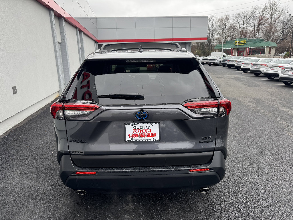 Used 2023 Toyota RAV4 XLE w/ Convenience Package image 6