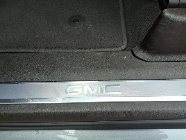 Used 2023 GMC Yukon SLT w/ SLT Premium Package AWD/4WD image 23