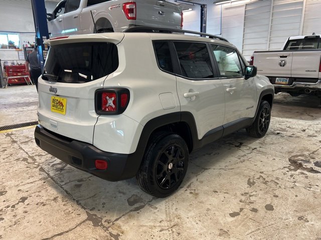 Used 2023 Jeep Renegade Latitude w/ Sun/Sound Group image 5