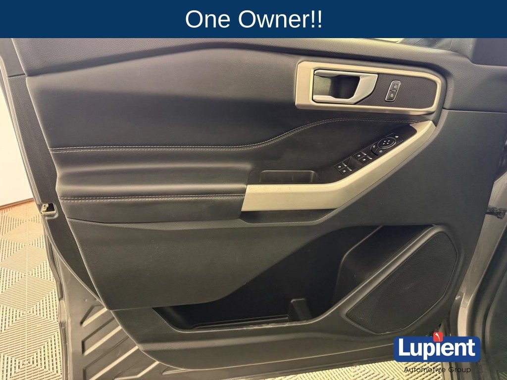 Used 2023 Ford Explorer XLT w/ Equipment Group 202A AWD/4WD image 19