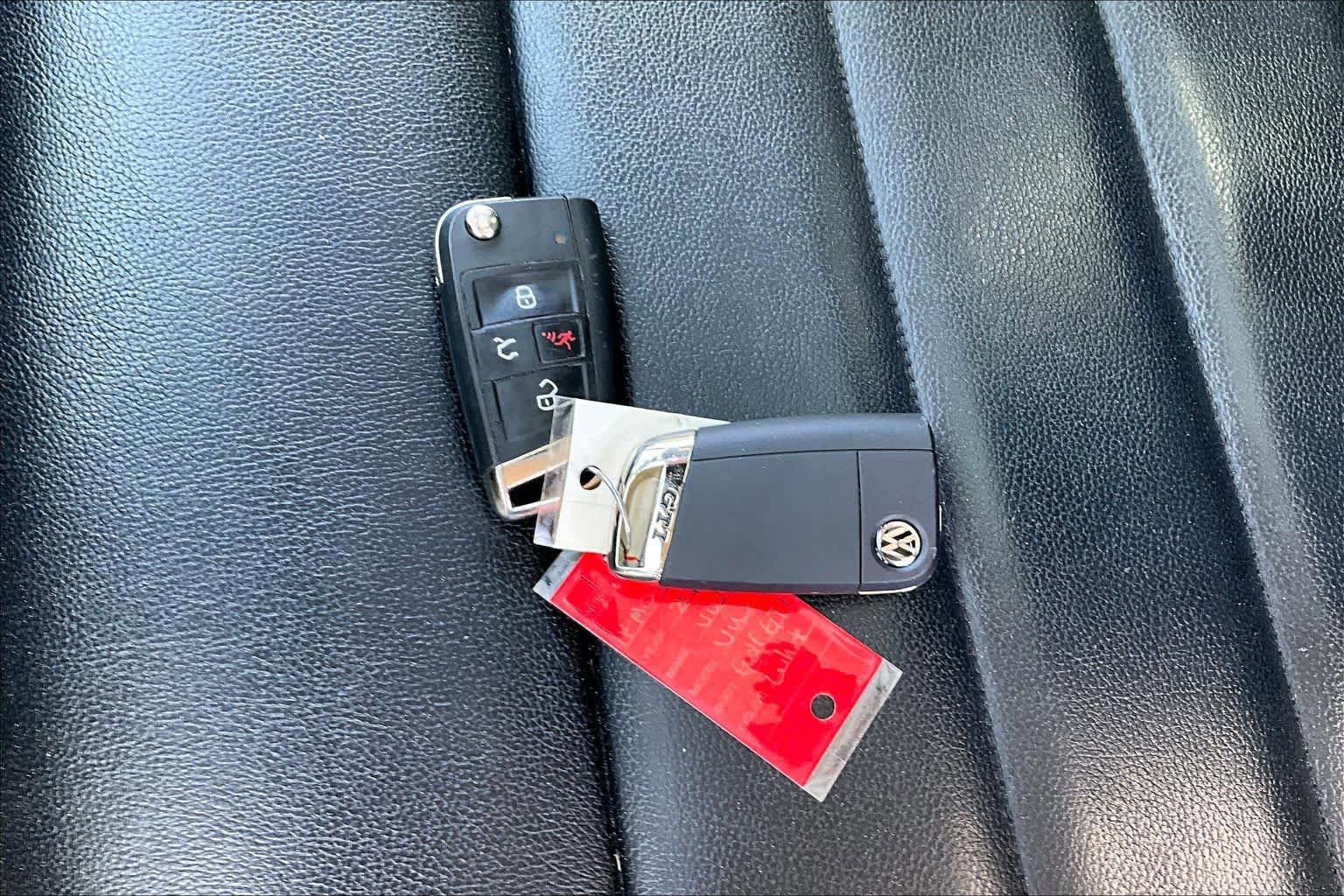 Used 2019 Volkswagen GTI SE FWD image 14