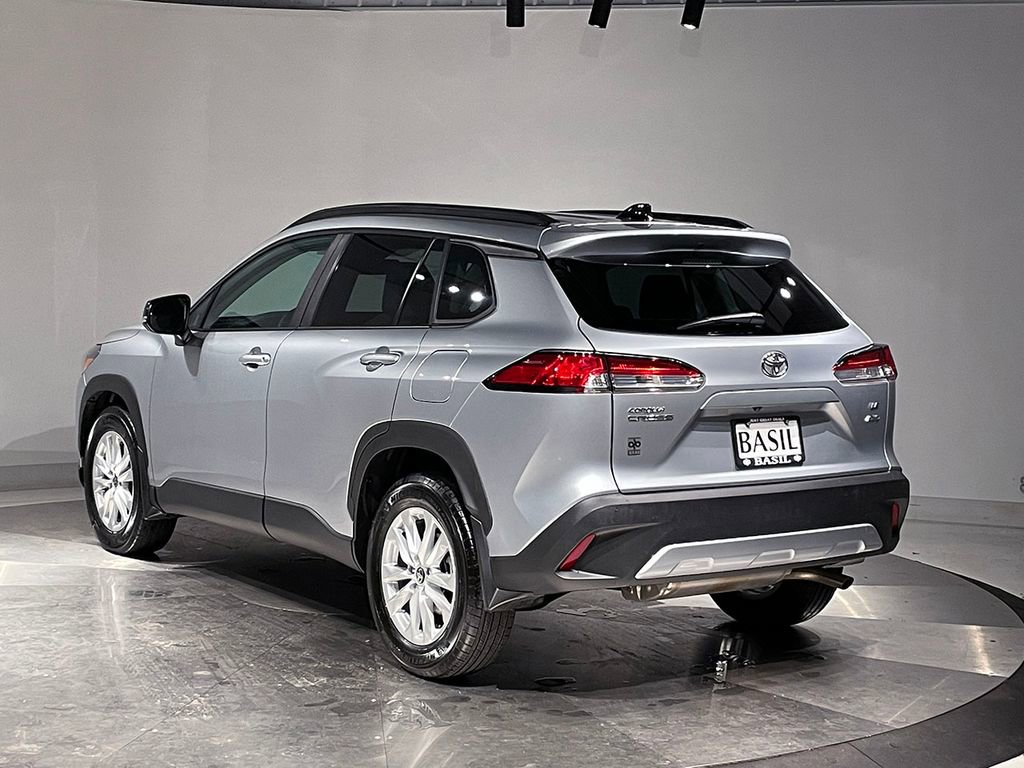 Used 2025 Toyota Corolla Cross LE image 14