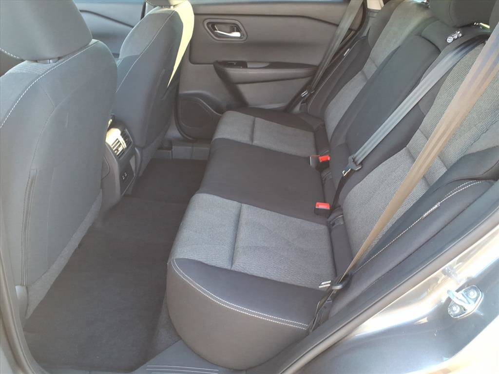 Used 2024 Nissan Rogue SV FWD image 13