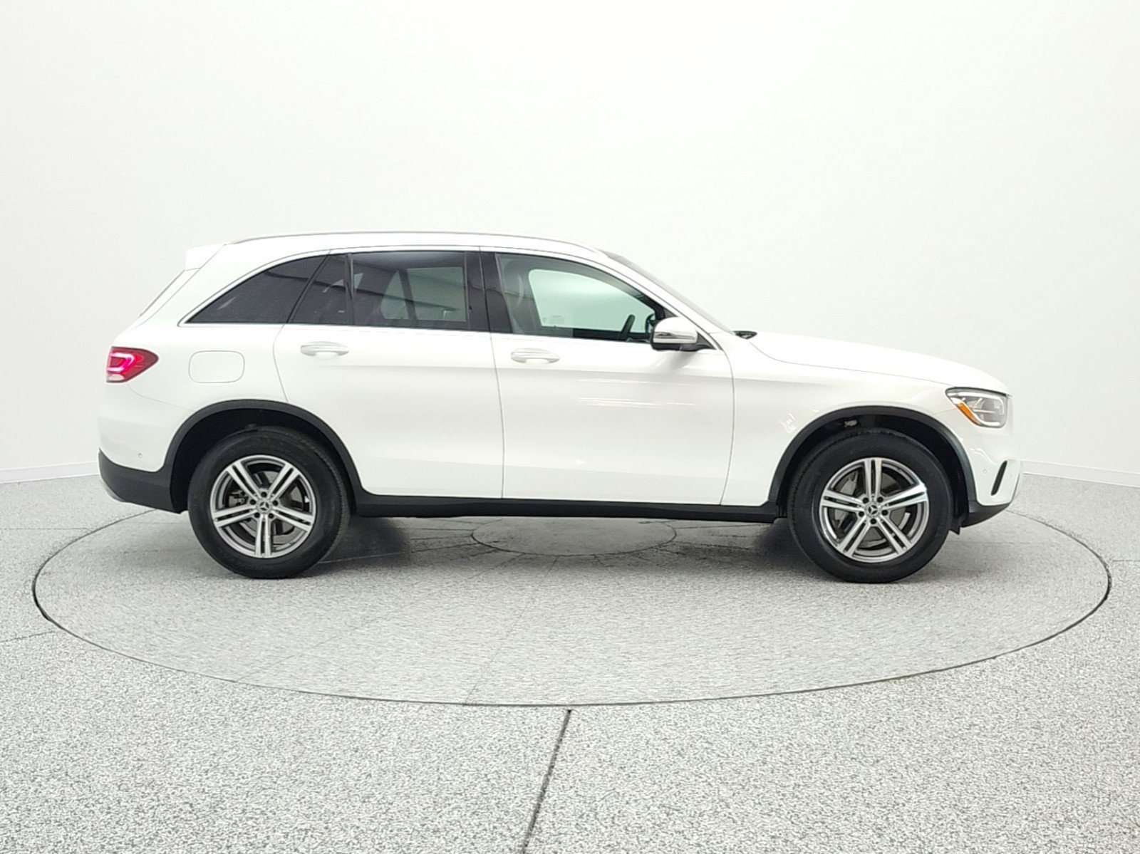 Used 2021 Mercedes-Benz GLC 300 image 4