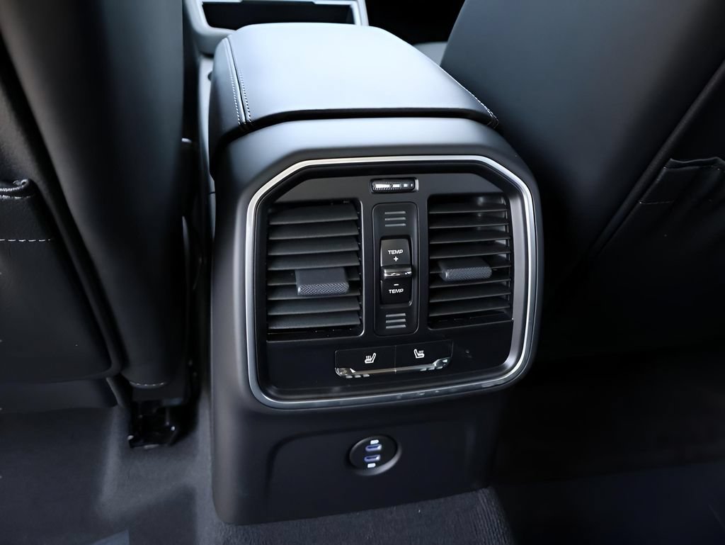 Certified 2025 Porsche Macan Turbo AWD/4WD image 21