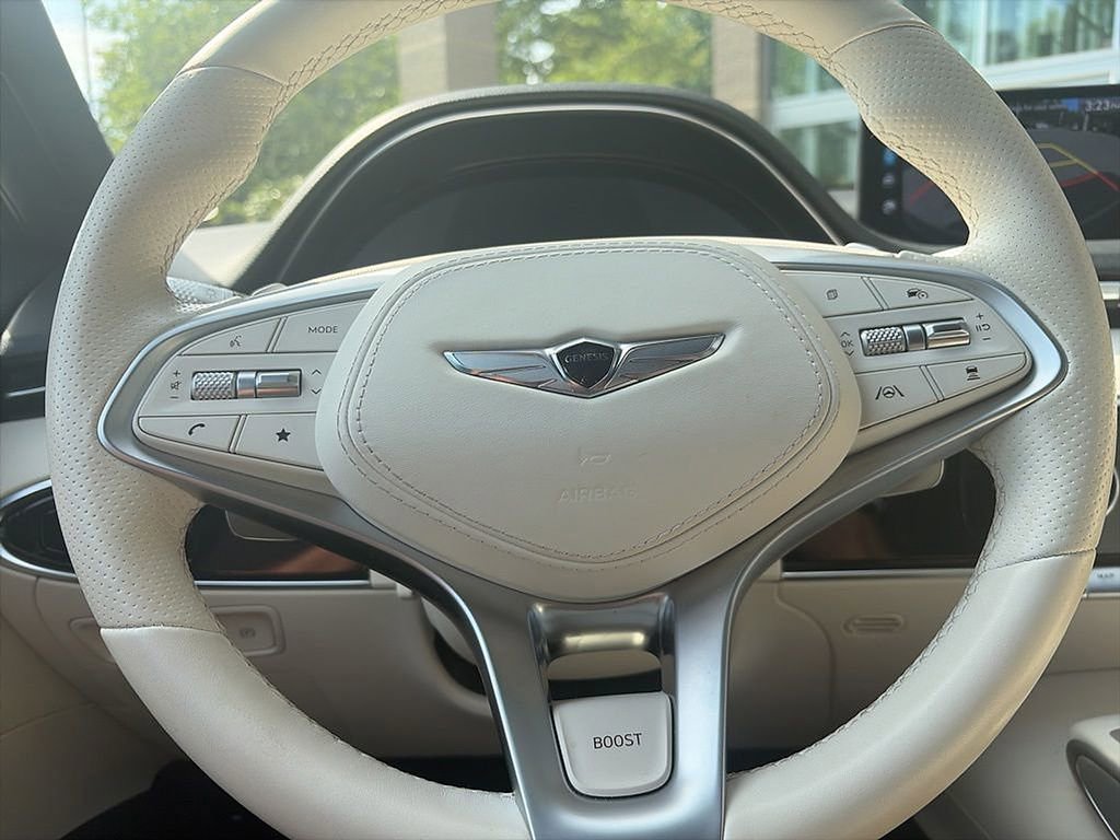 Used 2023 Genesis Electrified GV70 AWD/4WD image 11