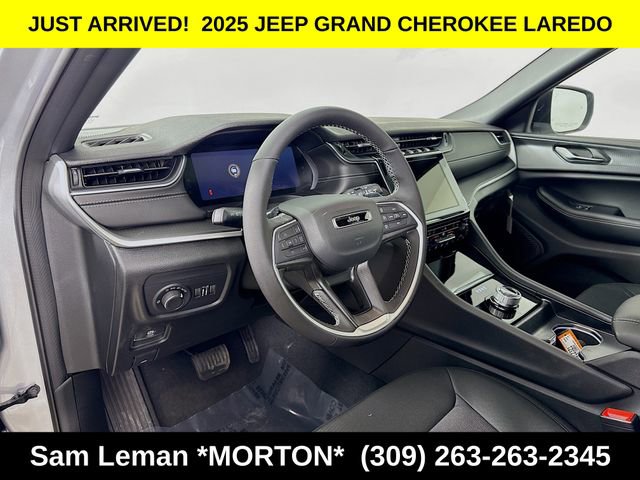 New 2025 Jeep Grand Cherokee Laredo w/ Luxury Tech Group I image 9