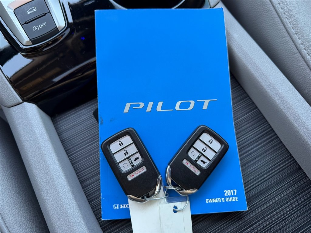 Used 2017 Honda Pilot Elite image 39