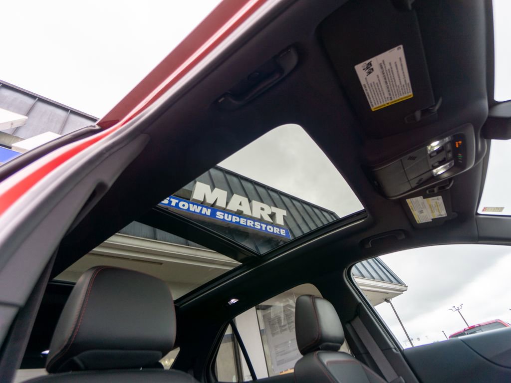 Used 2022 Chevrolet Equinox RS w/ LPO, Floor Liner Package image 31