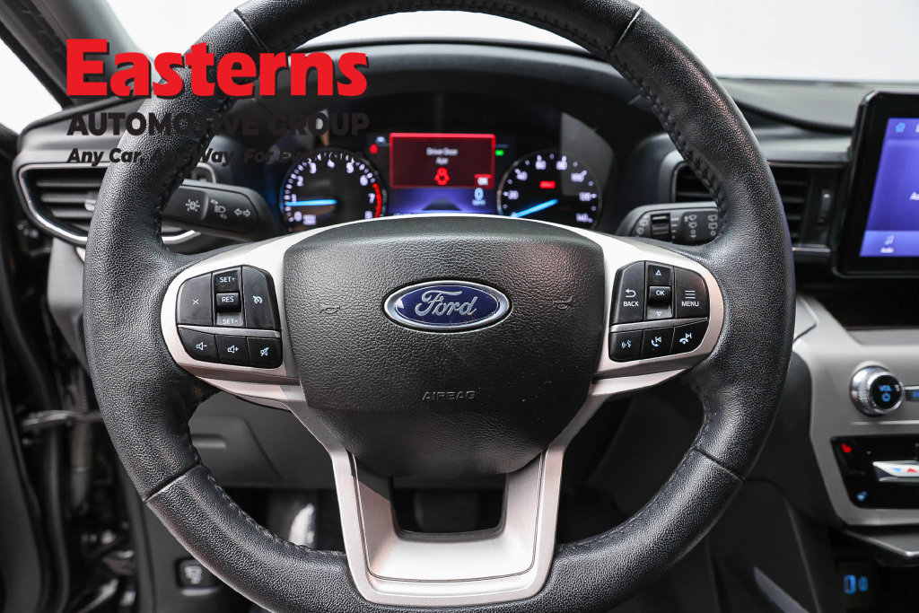 Used 2023 Ford Explorer XLT w/ Equipment Group 202A AWD/4WD image 11