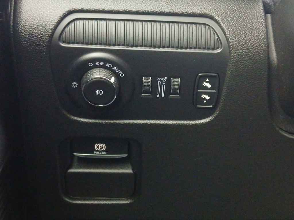 Used 2022 Jeep Wagoneer Series I AWD/4WD image 12