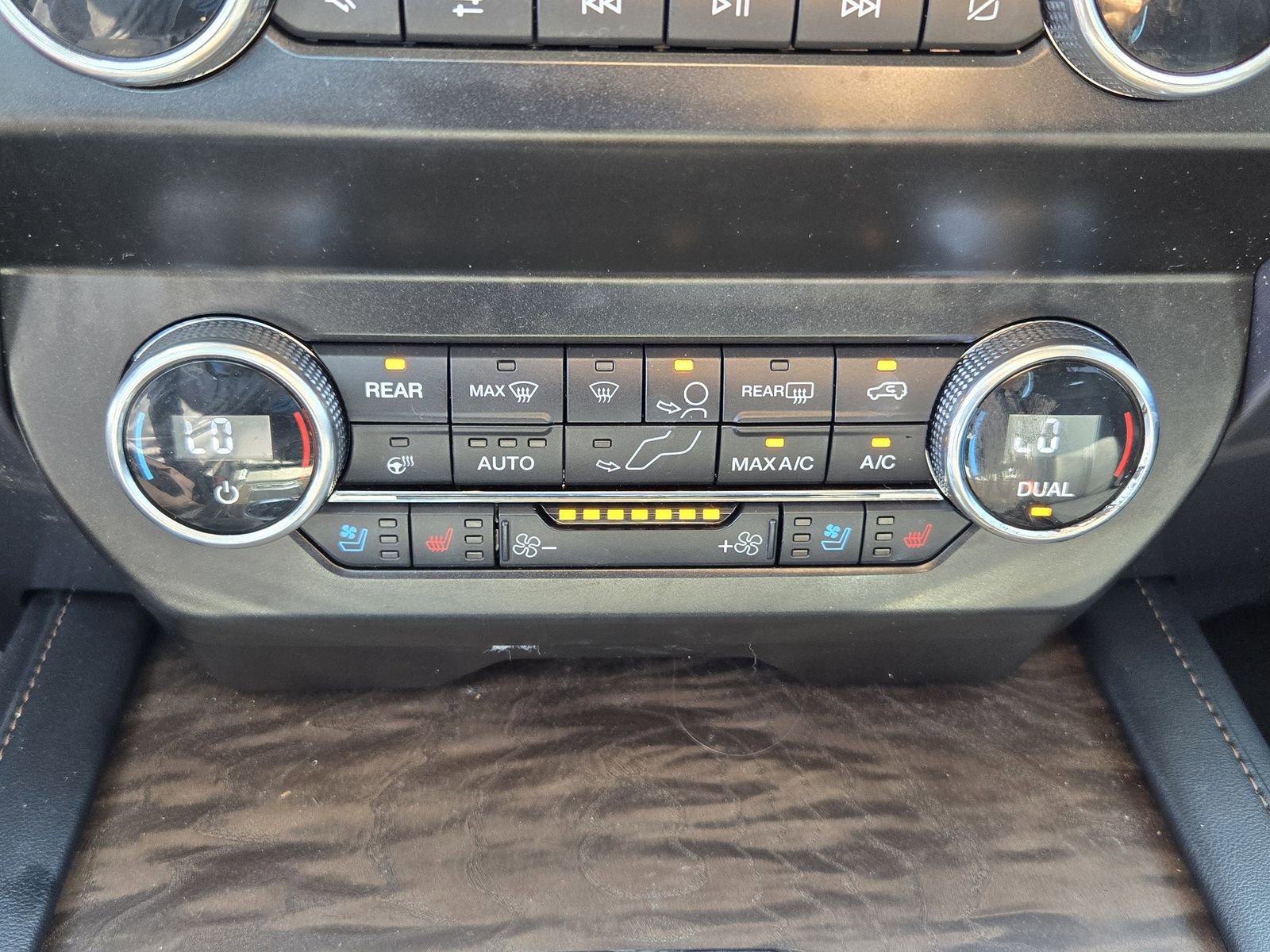Used 2019 Ford Expedition Platinum RWD image 17