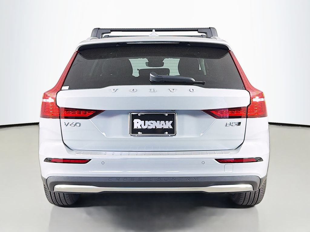 Certified 2026 Volvo V60 B5 Cross Country Ultra w/ Climate Package AWD/4WD image 6