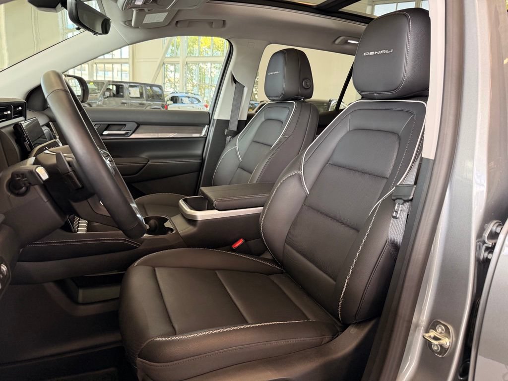 Used 2026 GMC Terrain Denali AWD/4WD image 9