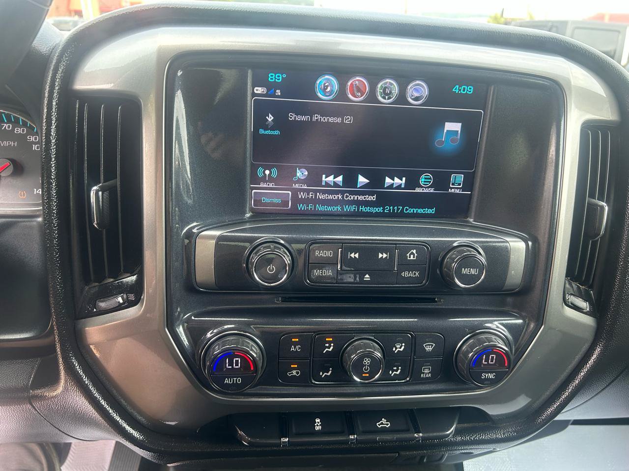 Used 2018 Chevrolet Silverado 1500 LT w/ All Star Edition AWD/4WD image 21