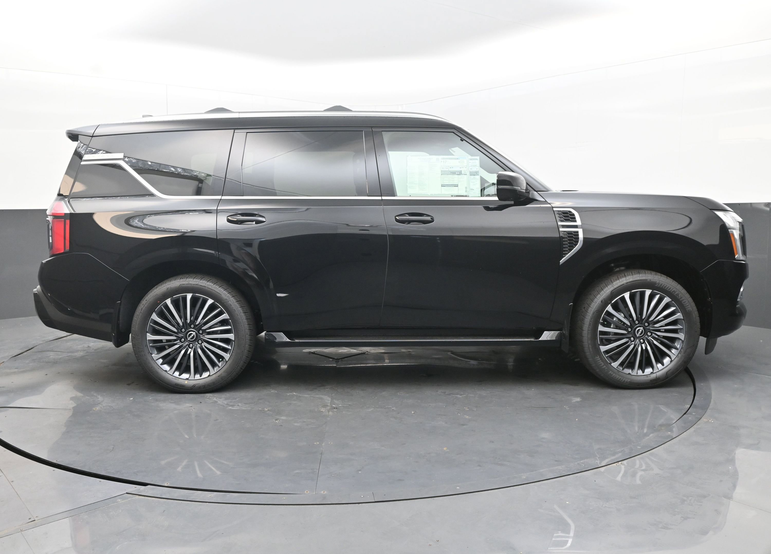 New 2025 Nissan Armada Platinum Reserve image 8